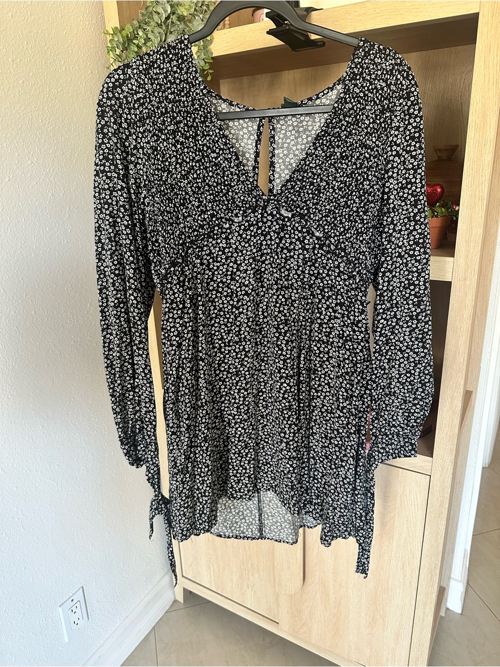 Black Floral Tie-Front Long Sleeve Women's Top